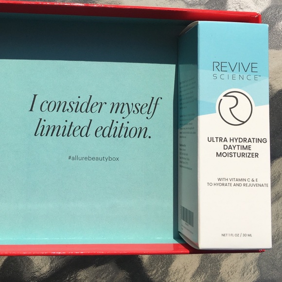 Revive Science ultra hydrating moisturizer NEW - Picture 2 of 2